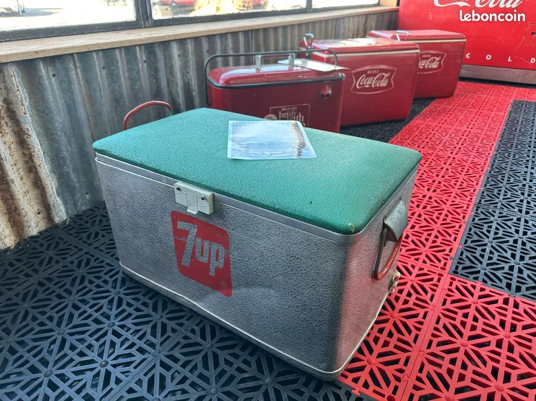 Glacière vintage 7UP grise avec couvercle vert
